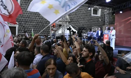 Il dissenso che interrompe e il Campo largo che non risponde