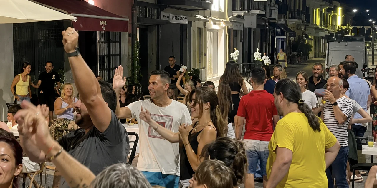 Vannacci cresce, l’Italia si restringe: il miraggio dell’uomo forte in un Paese senza idee