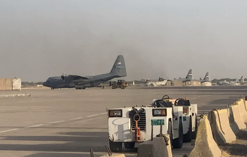 Ritiro USA dall’Iraq: il fallimento della guerra e la rinascita dopo l’ISIS 1 a us military aircraft at camp victory near baghdad international airport on tuesdaycreditreuters
