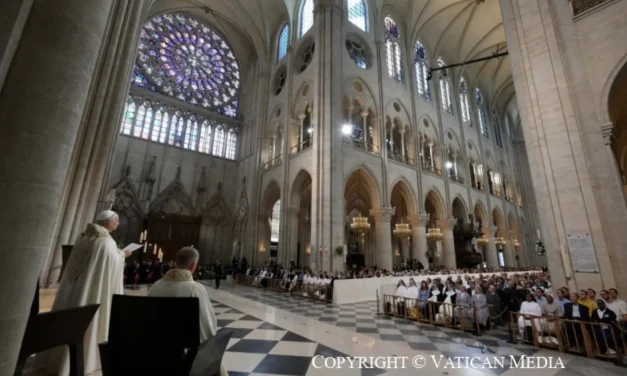 Leone XIV a Notre-Dame: «Una cattedrale senza liturgia perde l’anima». Il Papa al clero di Francia