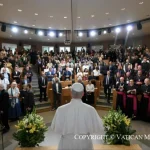 Leone XIV ai catecumeni di Francia: «Una Chiesa in stato di iniziazione». Contro il vuoto dopo il Battesimo