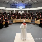Leone XIV ai vescovi francesi a Lourdes: «La voce della Chiesa, anche se non ascoltata, è attesa». Unità, scuola, vocazioni