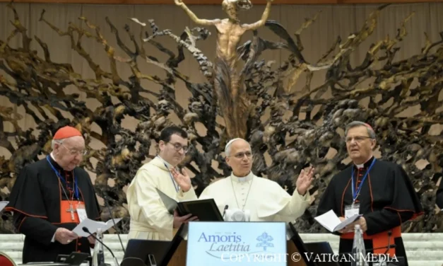 Leone XIV e Amoris laetitia: la verità della famiglia si annuncia standole accanto