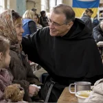 Ucraina, la carità di Leone XIV tra i poveri e le madri dei caduti