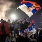 Serbia, gli studenti vincono le elezioni: i social e la forza dei giovani mettono fine a 14 anni di potere di Vučić