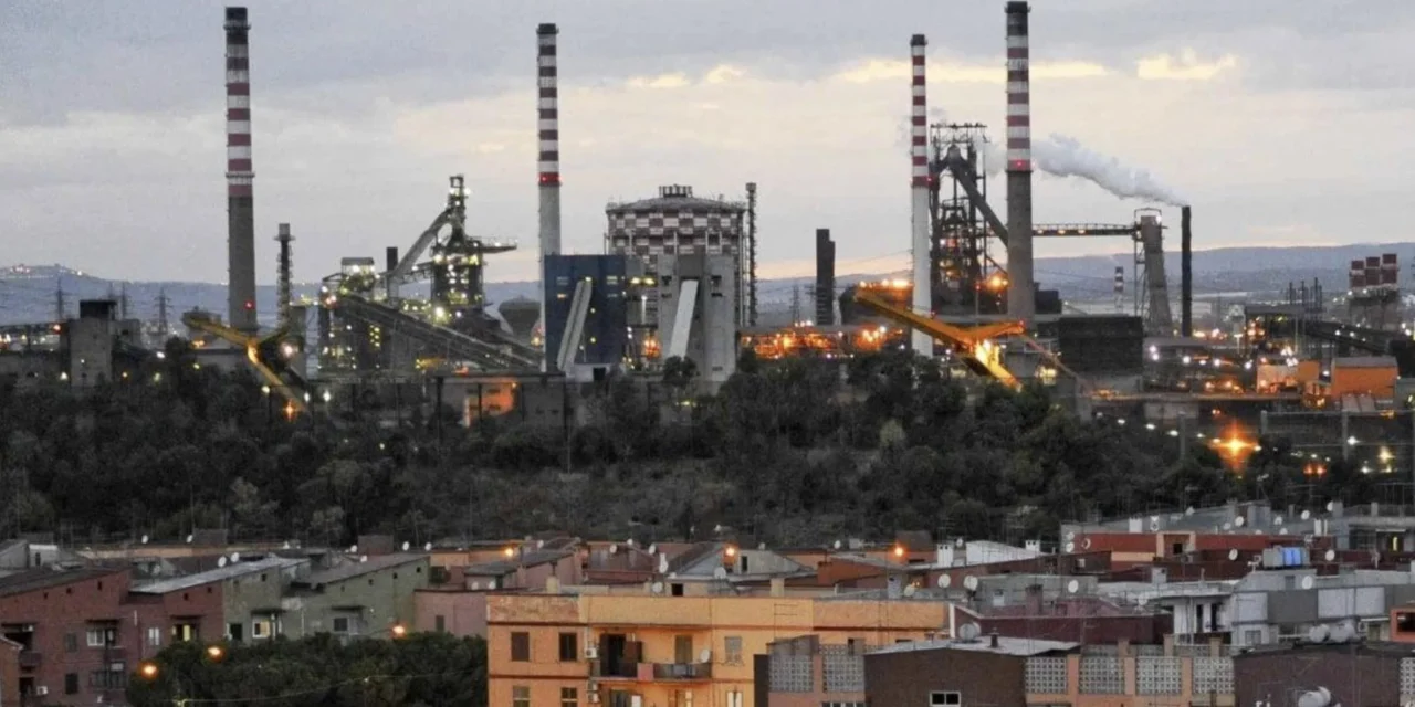 Ex Ilva Taranto, la Cassazione ferma gli altiforni: il fallimento della politica tra salute e lavoro