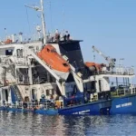Mar Nero, mercantili colpiti e marinai dispersi: la guerra assedia le rotte del pane