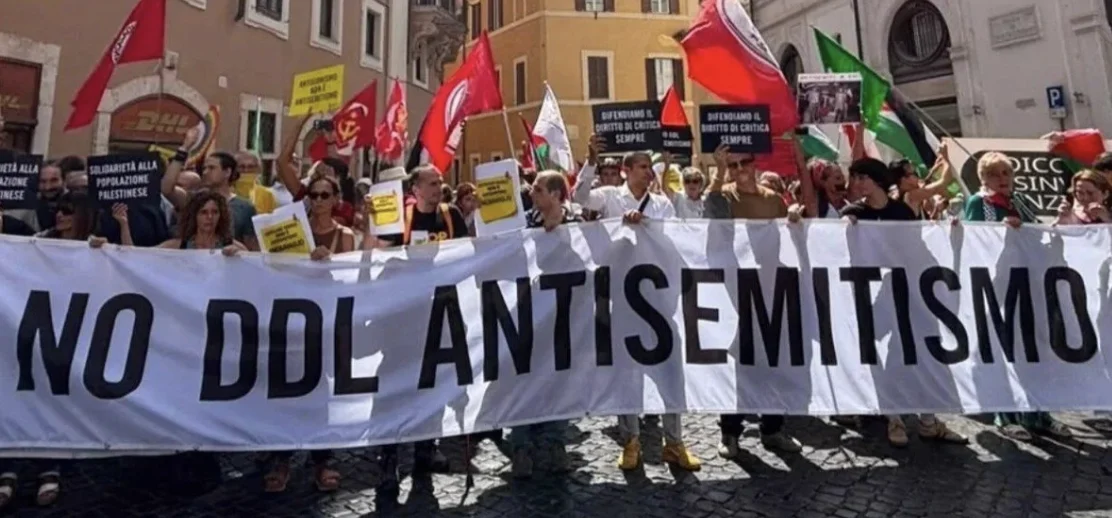 Legge sull’antisemitismo: rispettare gli ebrei, ma lasciare Netanyahu sotto giudizio
