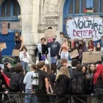Francia, gli studenti chiedono futuro. Il governo presenta il conto ai genitori
