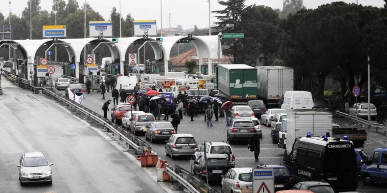 Caro gasolio e protesta dei camionisti: l’Italia rischia di fermarsi, la politica cerca il conto da pagare